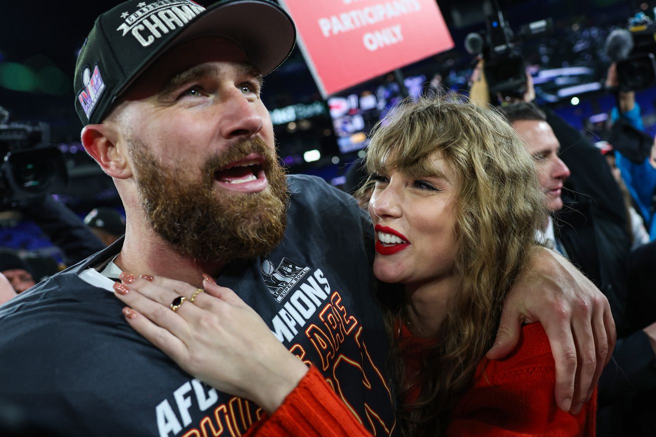 Taylor Swift is now a podcasting influencer