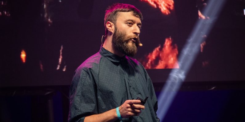 Overcome your fear of public speaking and presenting with this complete $19 course