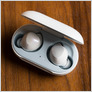 Samsung Galaxy Buds review: compact and unobtrusive, with better than expected sound, but are finicky outside of the Samsung ecosystem (Vlad Savov/The Verge)