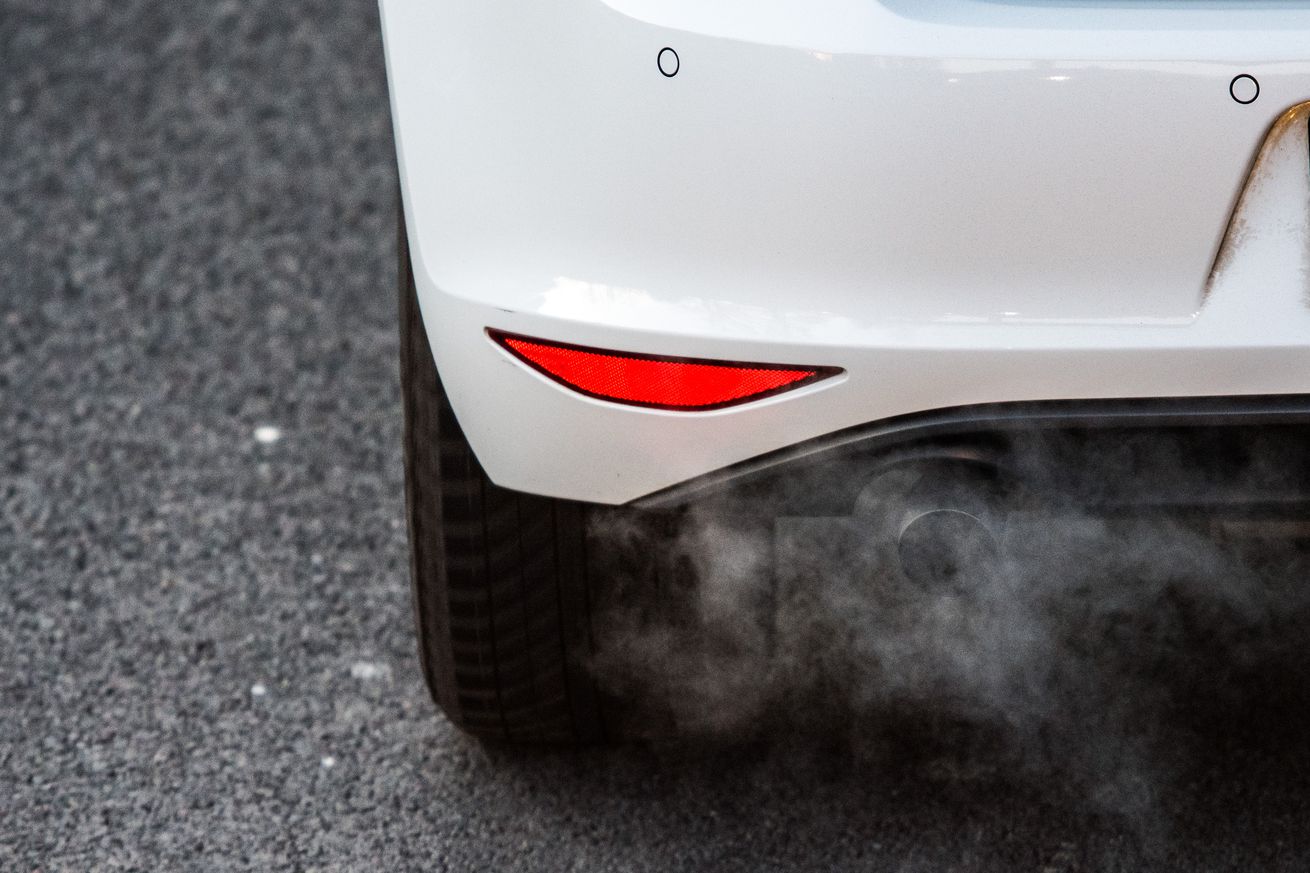 Automakers still want to lower emissions standards in the US