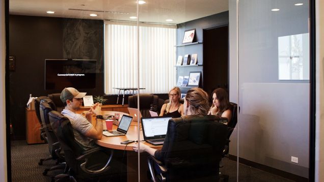 Get Out of That Stuffy Room if You Want to Have an Effective Meeting