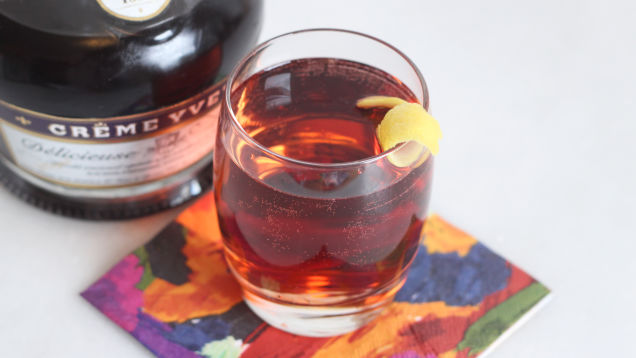 Start the Weekend With a Low-ish Proof Violet Spritzer