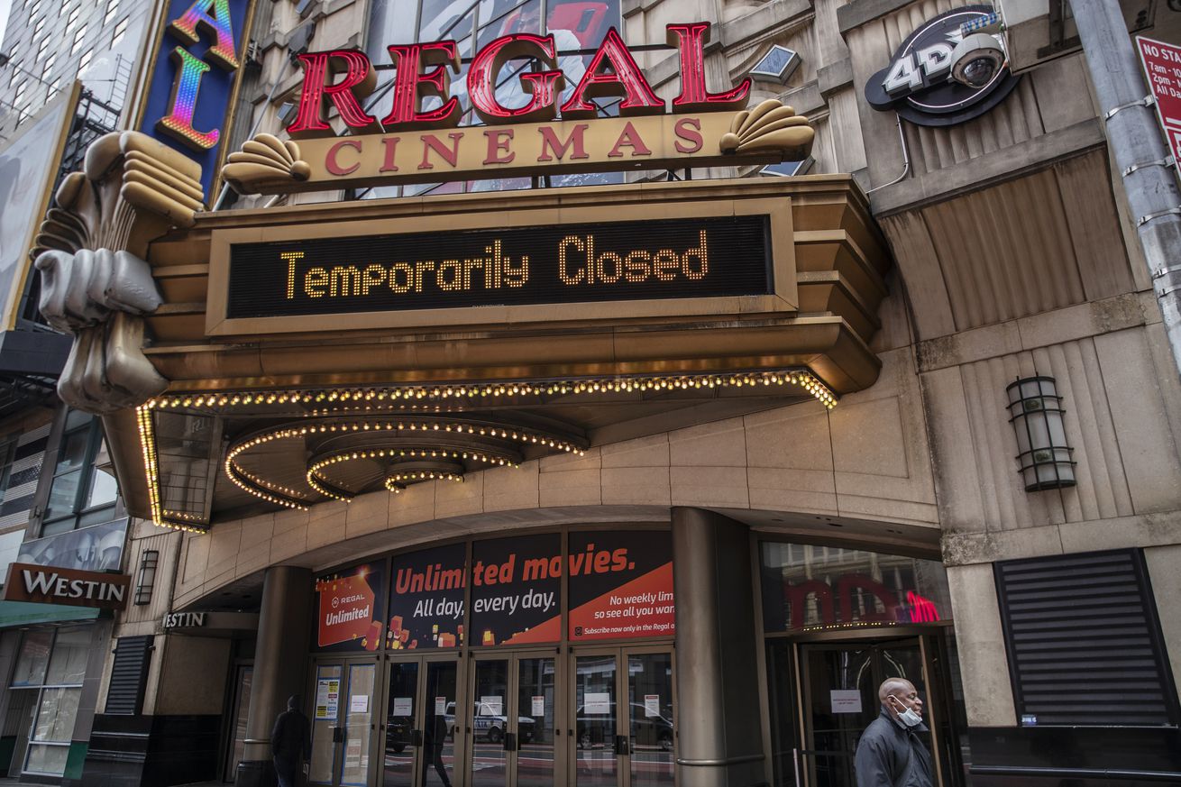 Bond was the last straw: Regal and Cineworld will reportedly close all theaters in US and UK next week