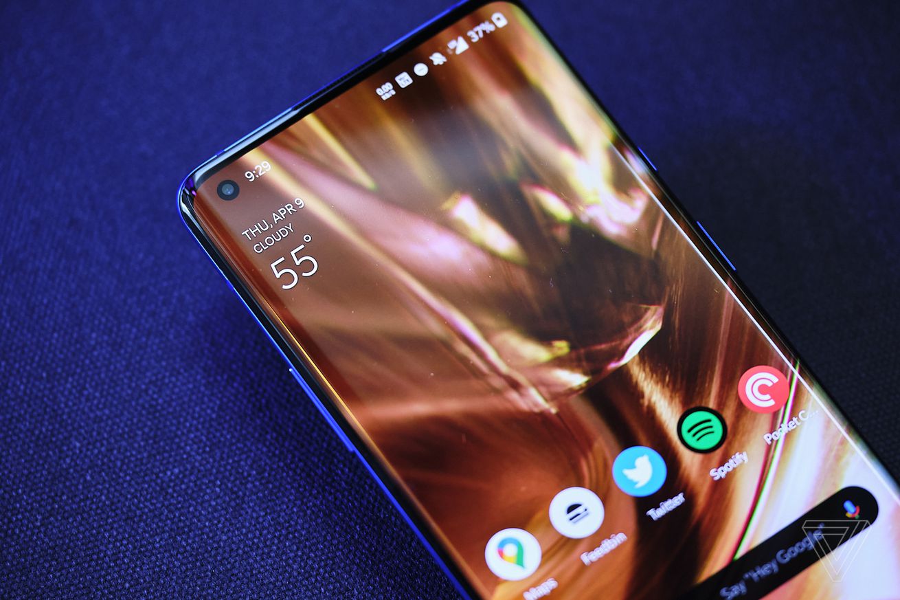Save on the OnePlus 8 and PlayStation Plus this weekend