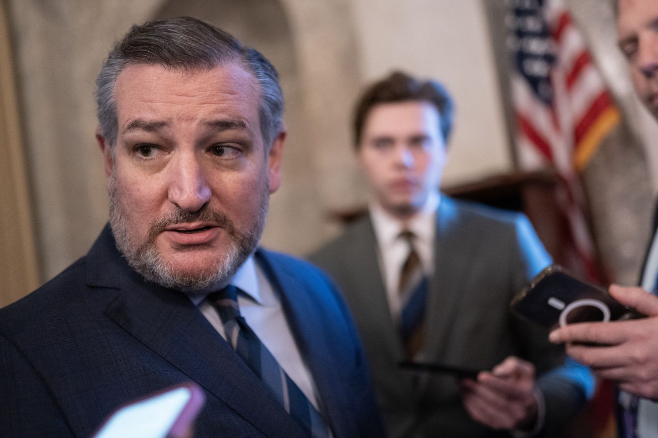 Ted Cruz hosts a podcast for free — a Ted Cruz super PAC gets paid