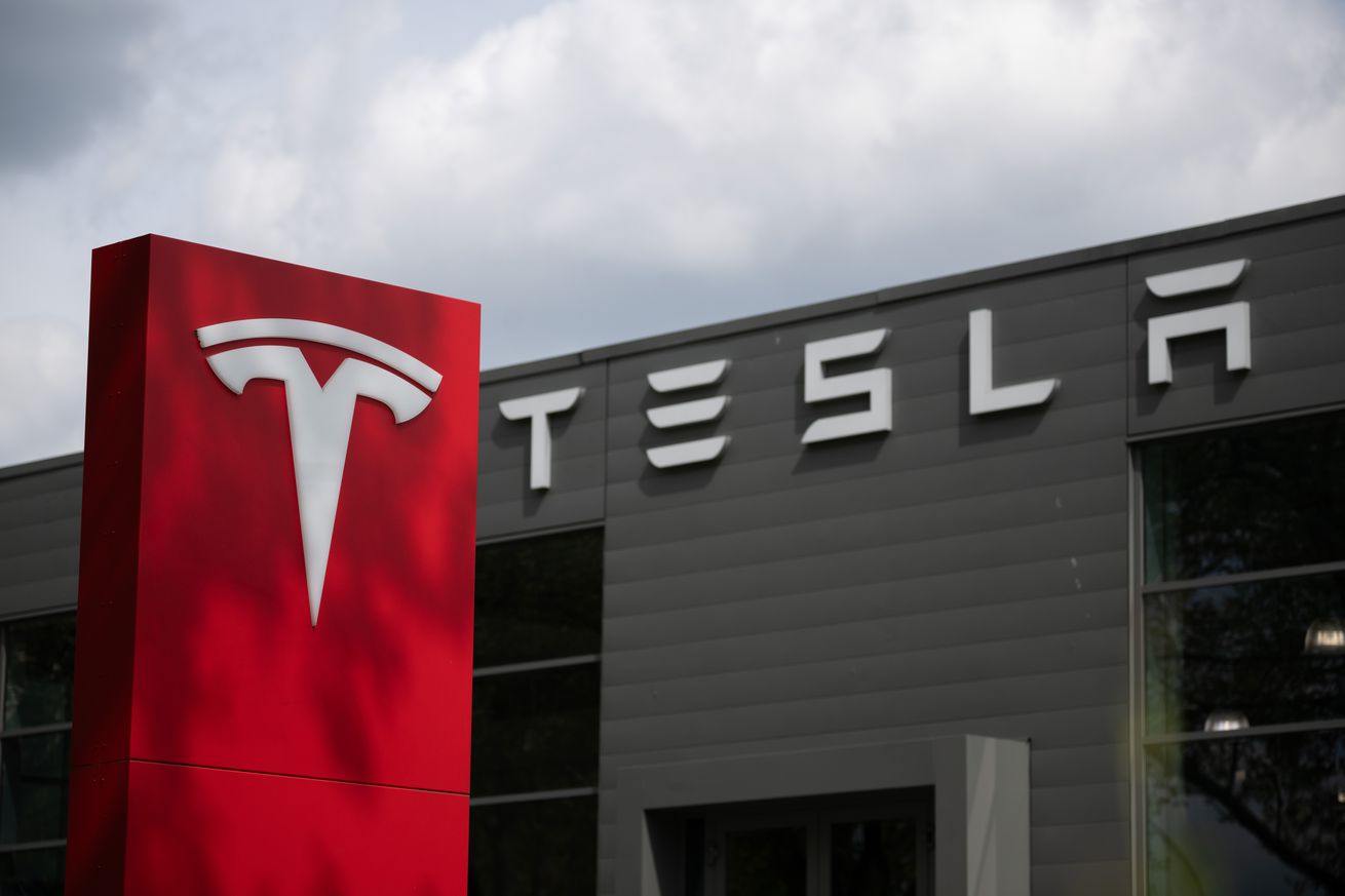 Tesla’s Autopilot is under investigation again following ‘recall’ software update