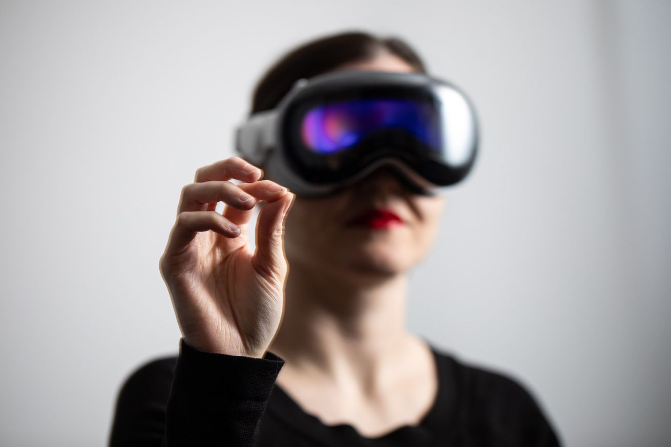 Comfort isn’t just a Vision Pro problem — it’s a wearable one