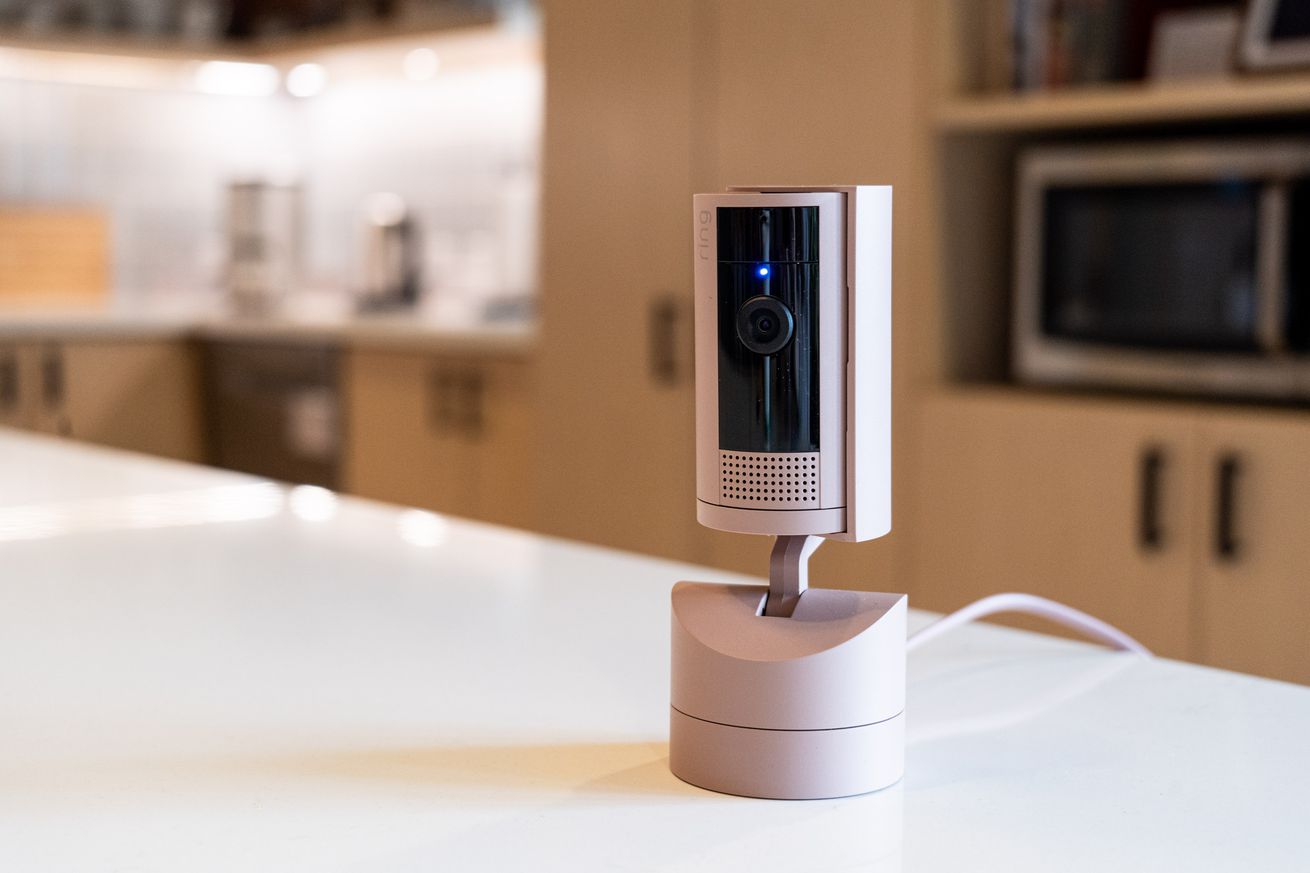 Ring’s Pan-Tilt Indoor Cam hands-on: a fuller view of your home