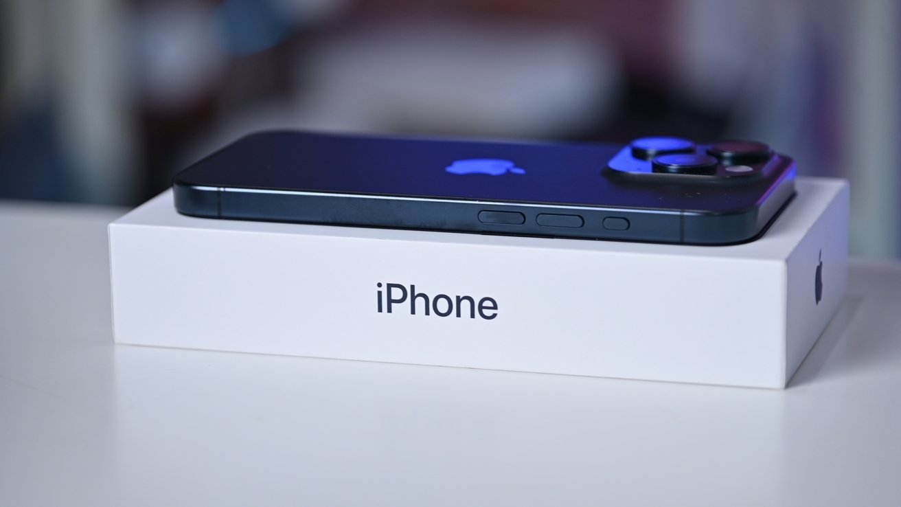 Apple Stores will soon start updating iPhones while still in the sealed retail box