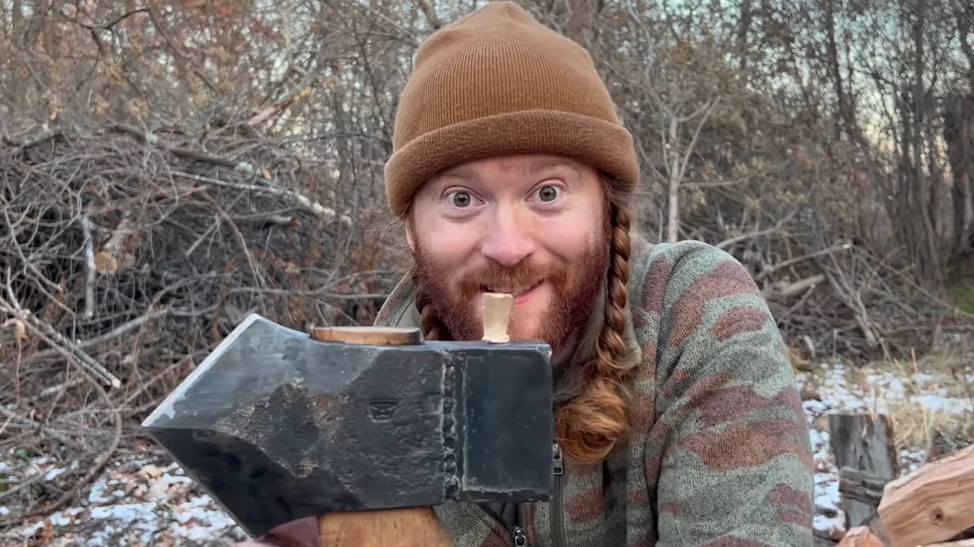 Deadblow Axe Splits Wood with Minimal Rebound