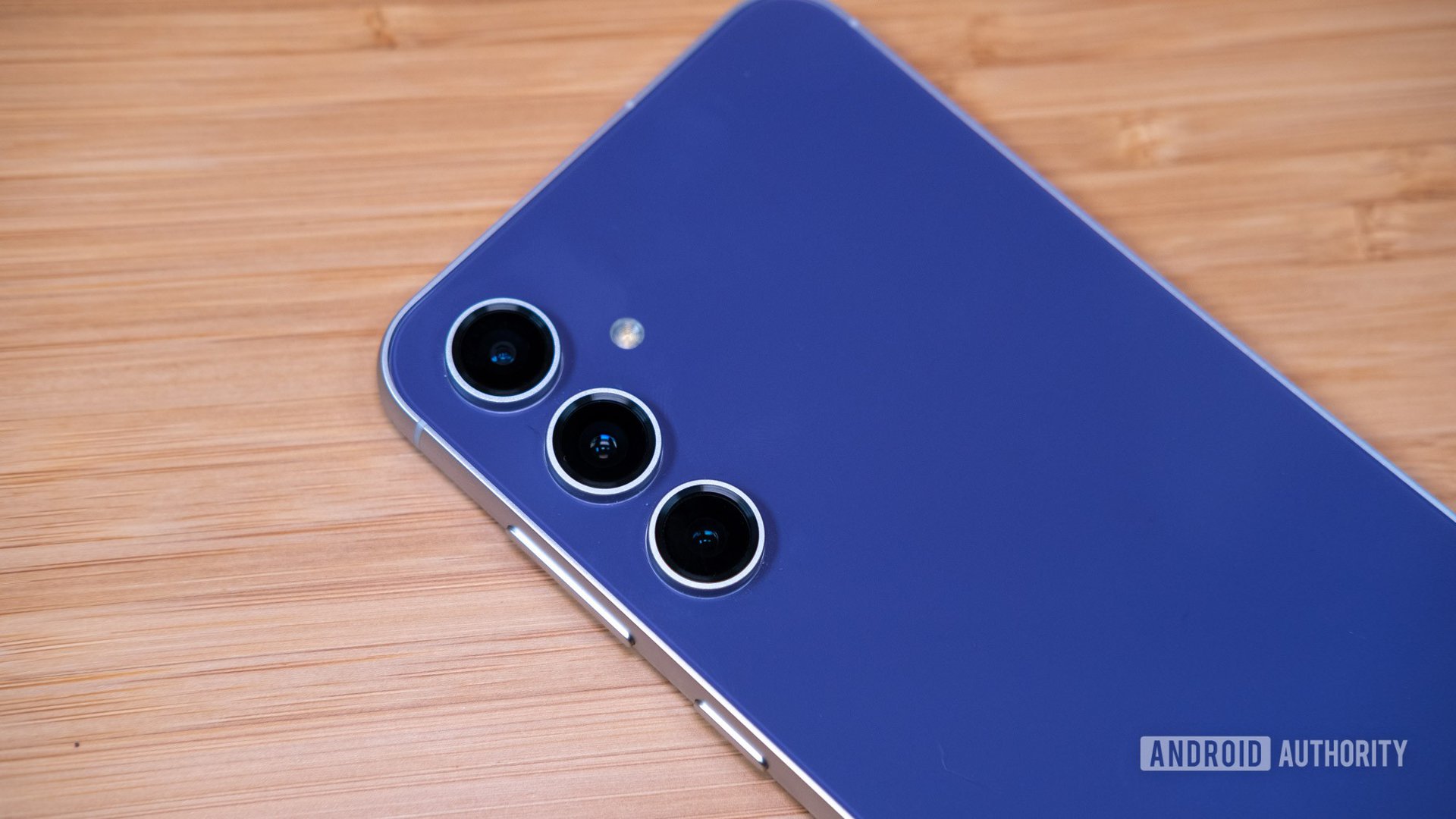 The Galaxy S24 FE takes a step closer to reality with new listing