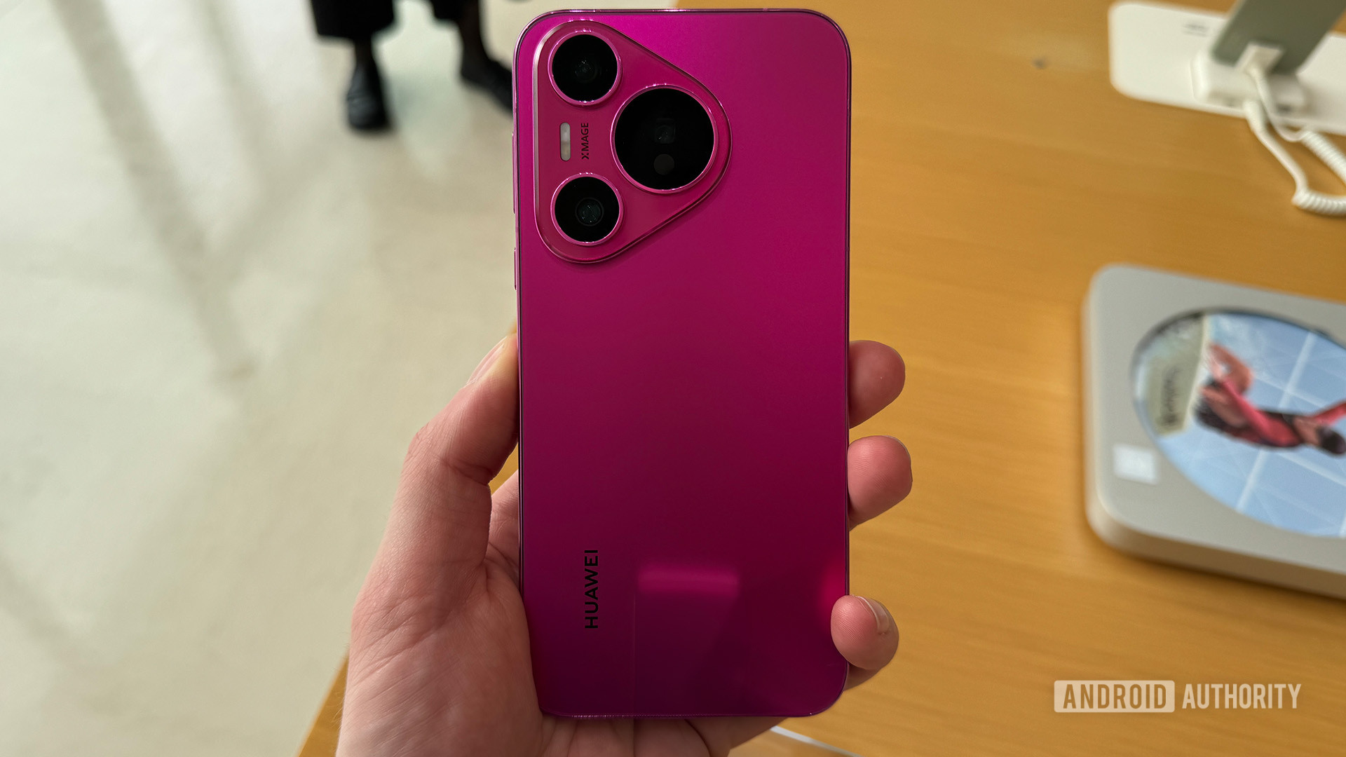 Does the HUAWEI Pura 70 ship with Google apps? This alleged render would have you believe so