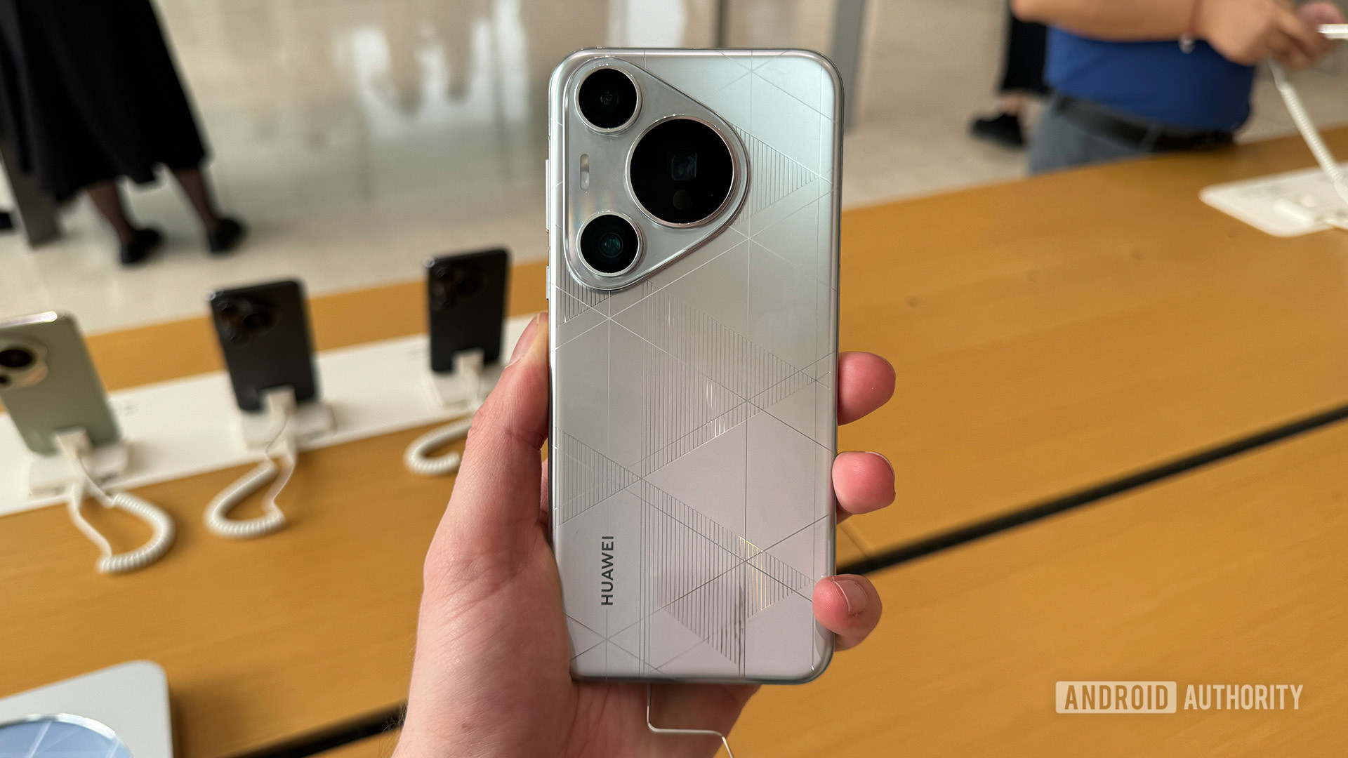 What US ban? Pura 70 teardown shows a more self-reliant HUAWEI
