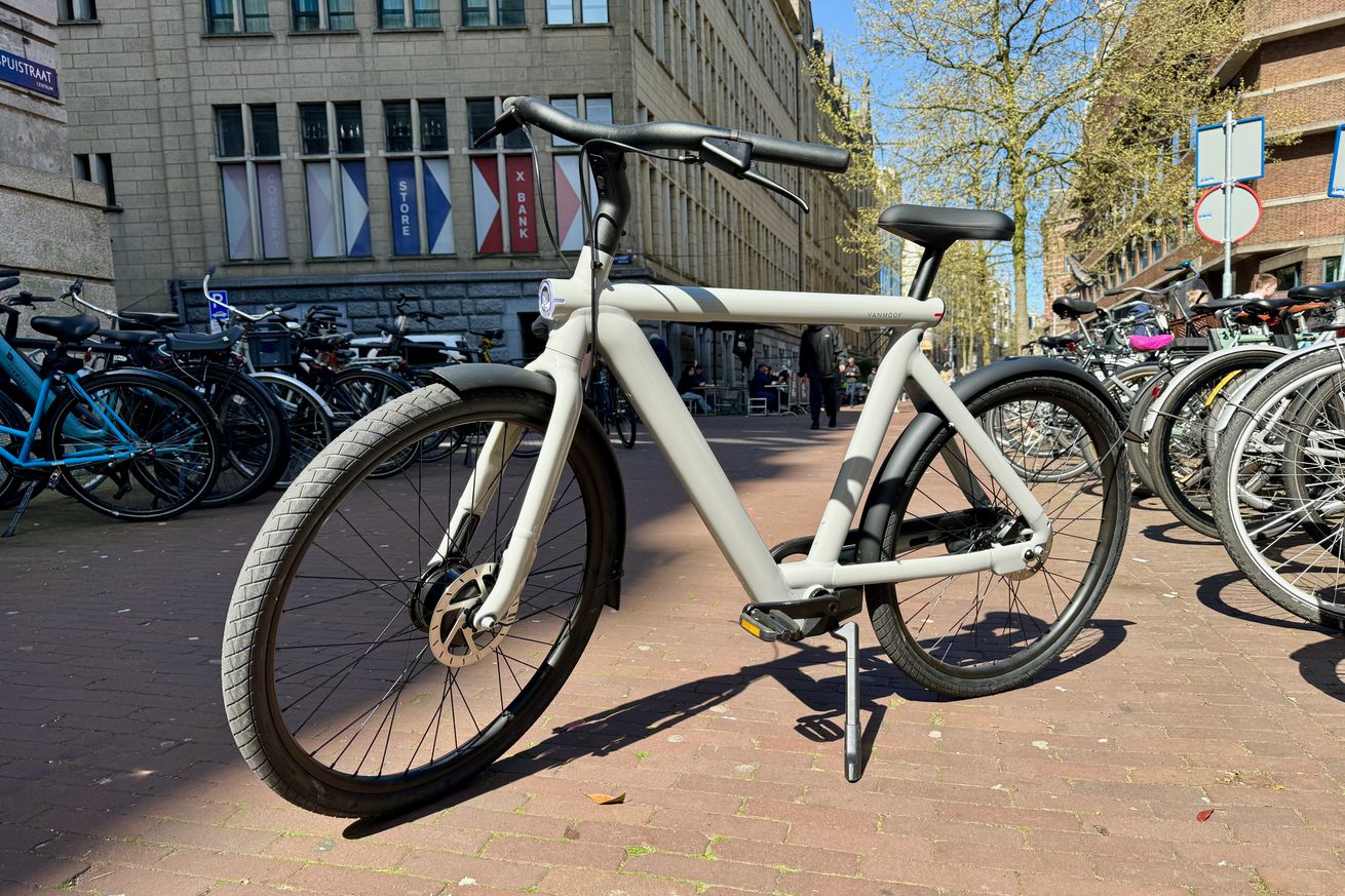 Testing VanMoof’s refreshed e-bikes, which are again available to buy