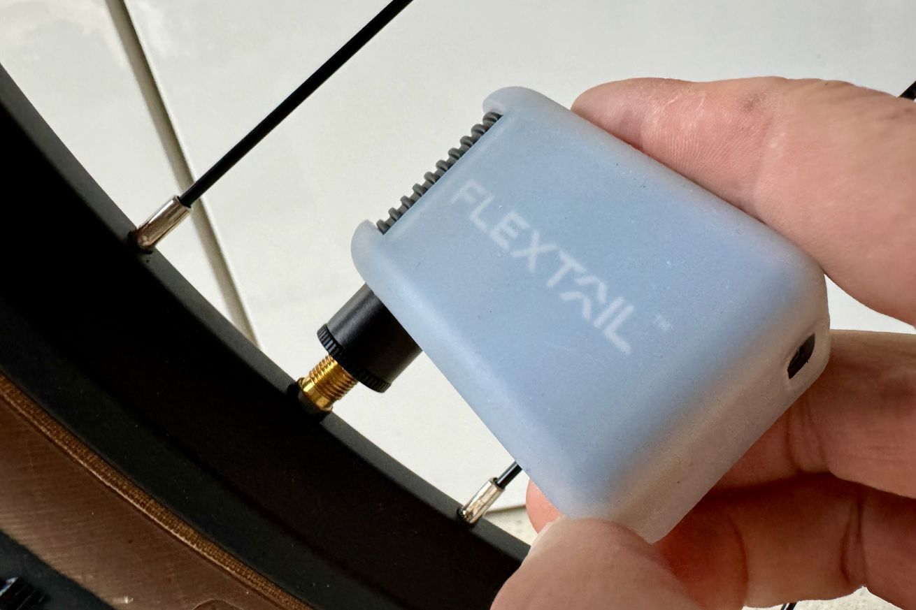 The Flextail Tiny Bike Pump is a solid pump half the time