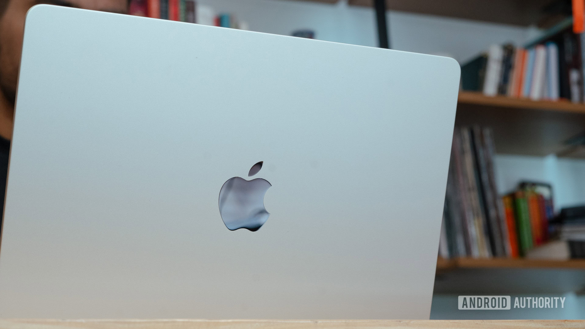 Apple’s foldable MacBook rumored to be crease-free and ship in 2026