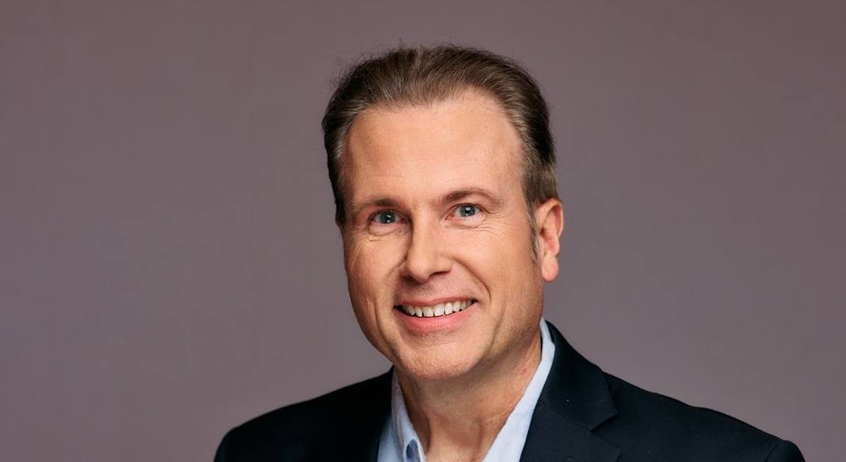 Using AI and analytics to benefit workplace connections