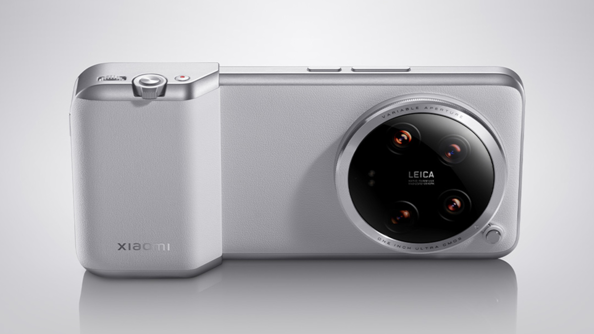 The Xiaomi 14 Ultra’s camera grip works with rival phones too