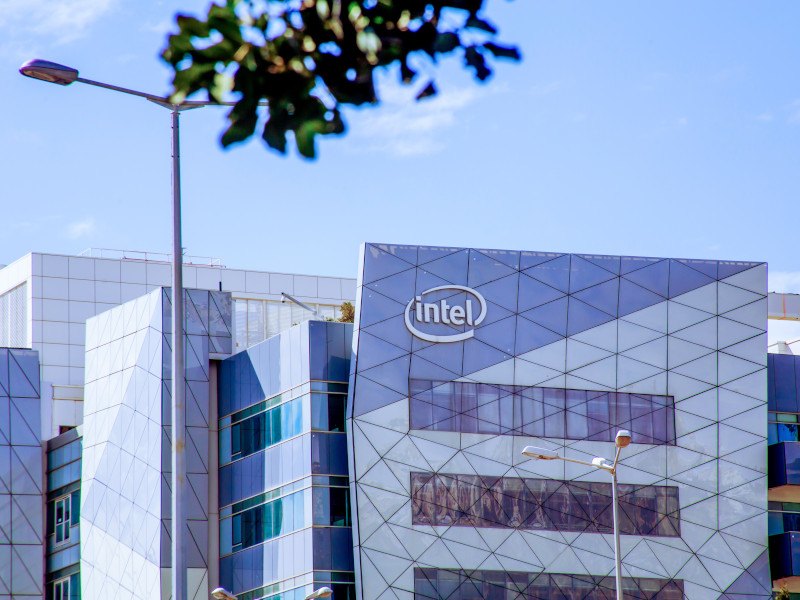 Intel disappoints with earnings forecast as shares take a hit