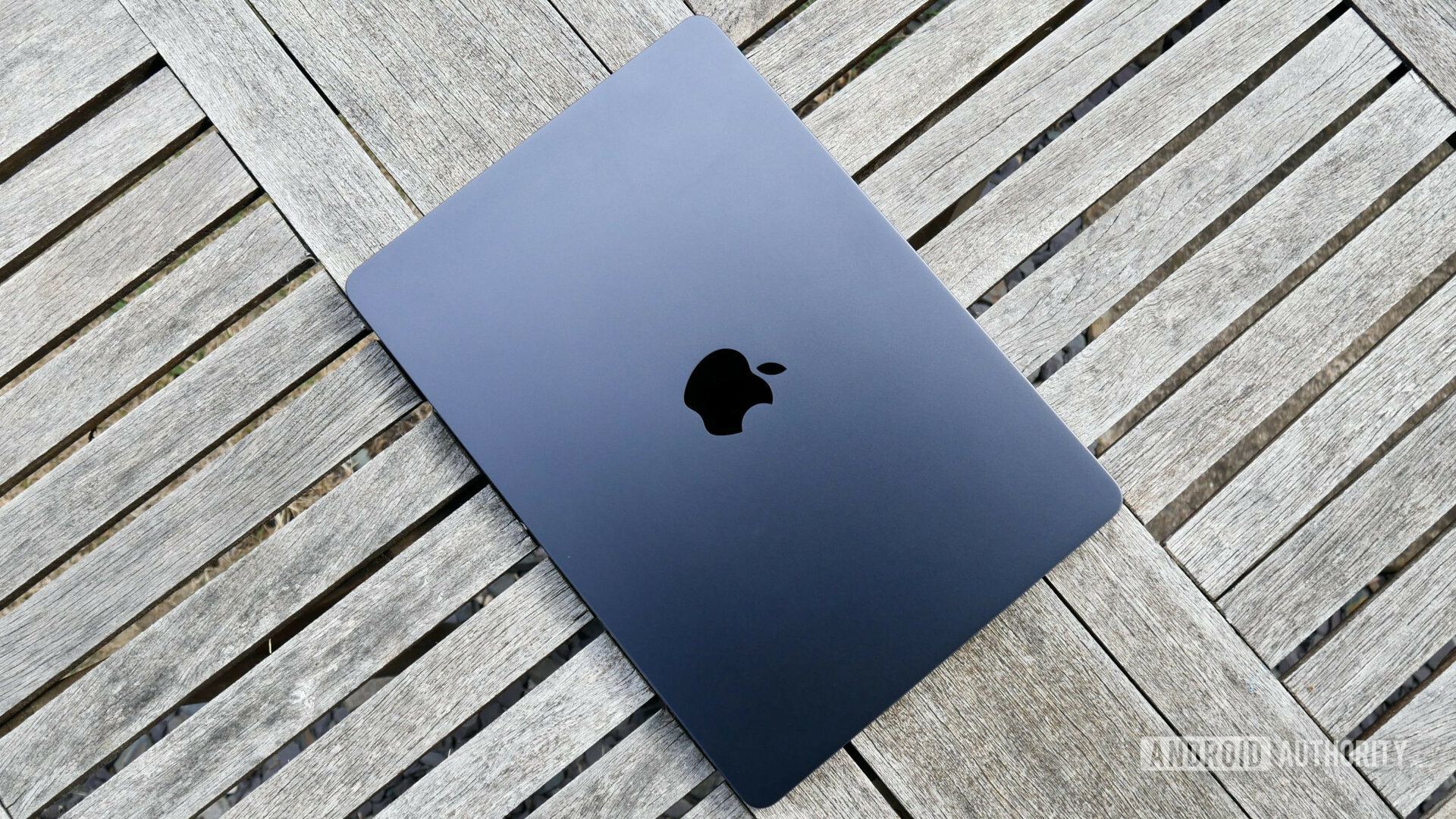 Ouch: Macs with Apple Silicon suffer from an unfixable flaw that leaks security keys