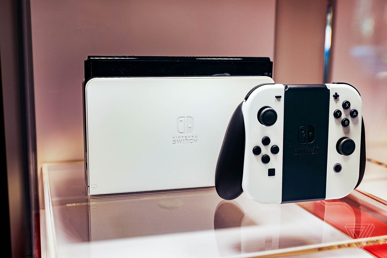 Dell is throwing in a $75 gift card when you buy a Nintendo Switch OLED
