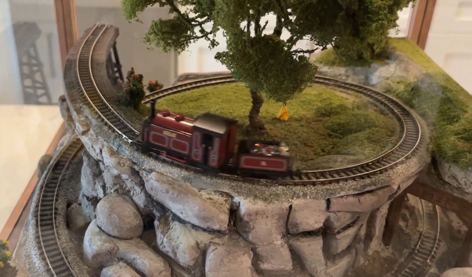 Crank-Powered Train Uses No Batteries or Plugs
