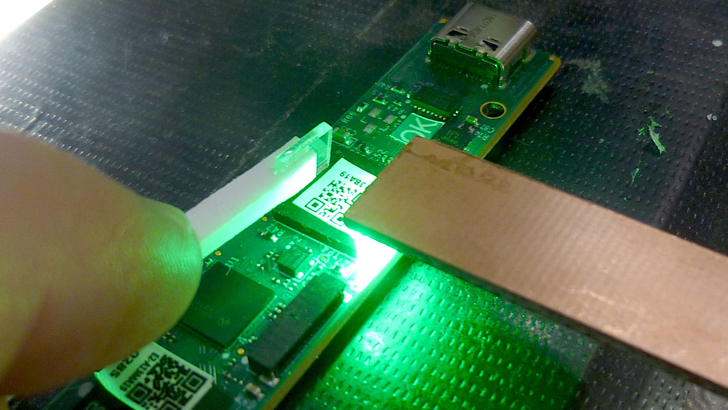 Tiny Prisms Let You See What Lies Beneath a BGA Chip