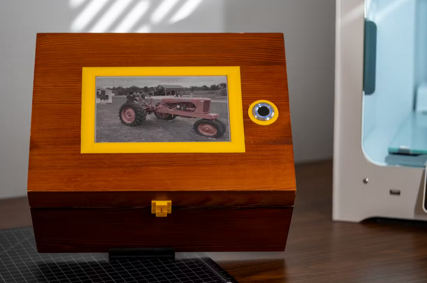 Memory Box Shows Photos Based On Fingerprint