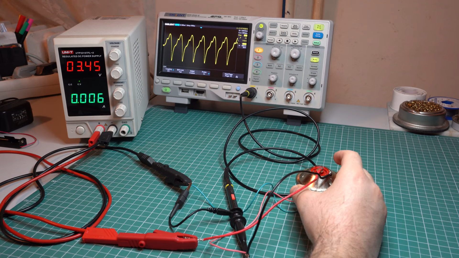 No Active Components in This Mysterious Audio Oscillator