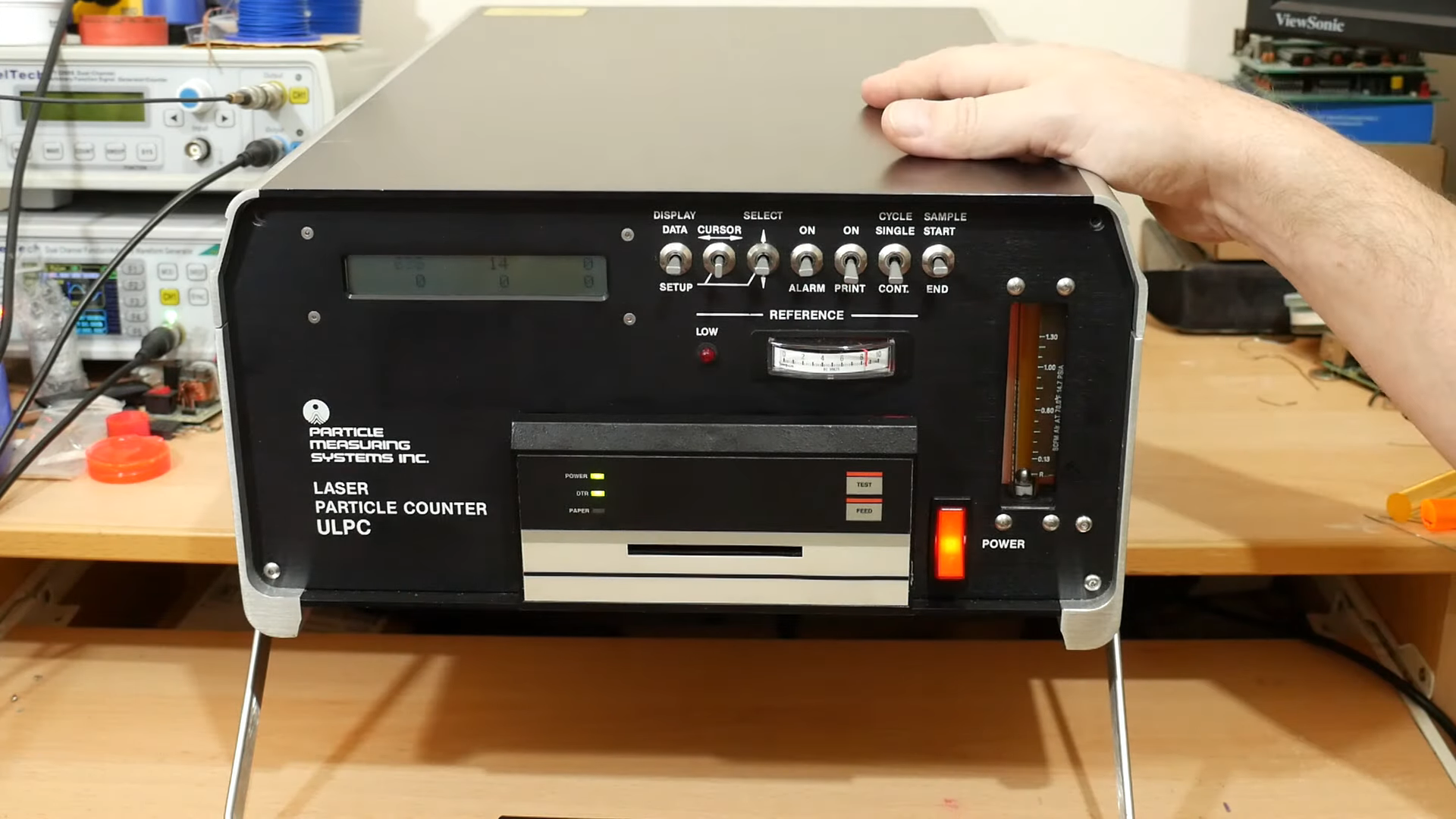 Vintage Particle Counter is a Treasure Trove of Classic Parts