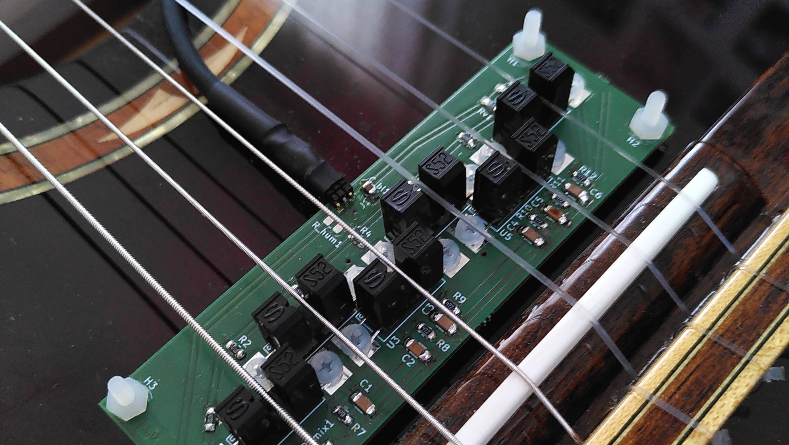Optical Guitar Pickup Works With Nylon Strings