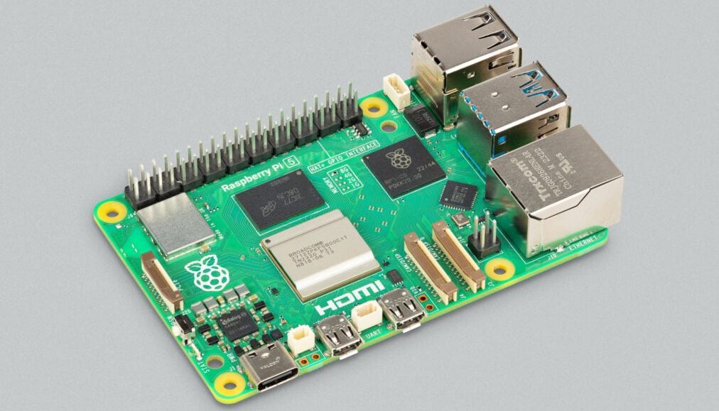 How Does the Raspberry Pi Rack Up Against a Mini PC?