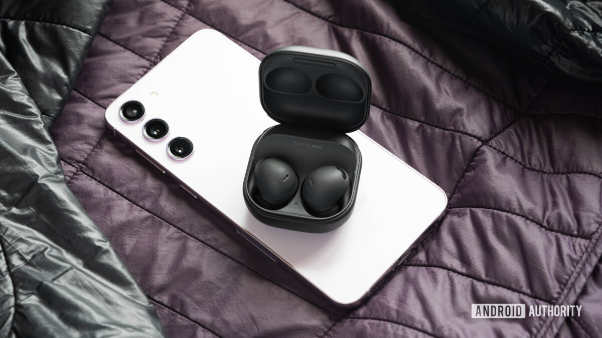 Some handy Galaxy AI features are coming to Galaxy Buds