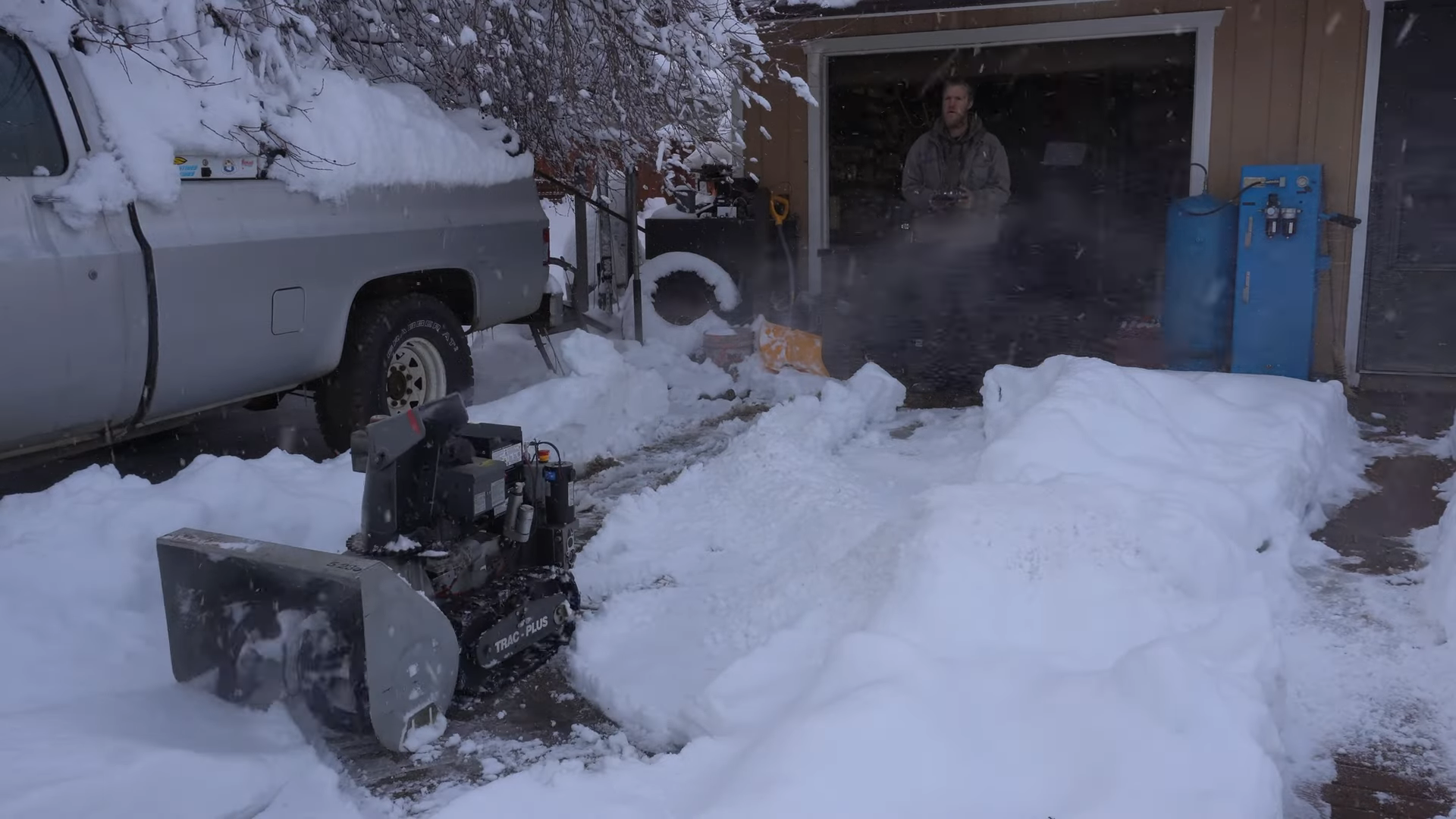 Fail of the Week: The Little Remote-Controlled Snowblower That Couldn’t